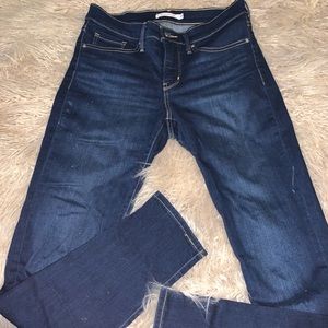 Levi’s Shaping Skinny Jeans